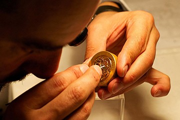 济南欧米茄表进水维修